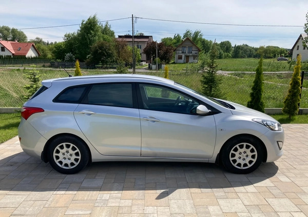 Hyundai I30 cena 26000 przebieg: 191000, rok produkcji 2013 z Szczytna małe 562